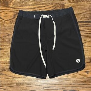 EUC Vuori Cruise Board Short in black